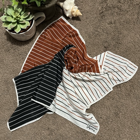 Vintage Vera Neumann Scarf-Black/White/Rust-21x20-EUC-Intact Tags - Picture 2 of 14